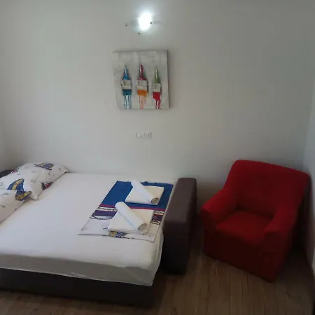 Luka Apartment *